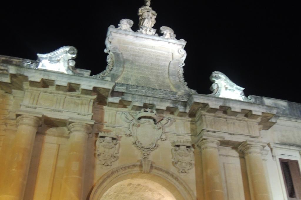 Bed and Breakfast Barocco.Oberdan Lecce Exterior foto